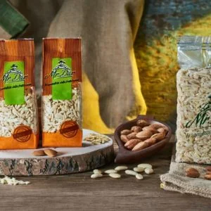 Bastoncini di mandorle pelate