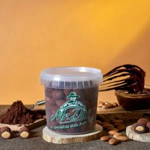Mandorle al cioccolato fondente con velo di cacao