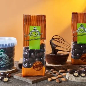 Mandorle ricoperte di cioccolato fondente